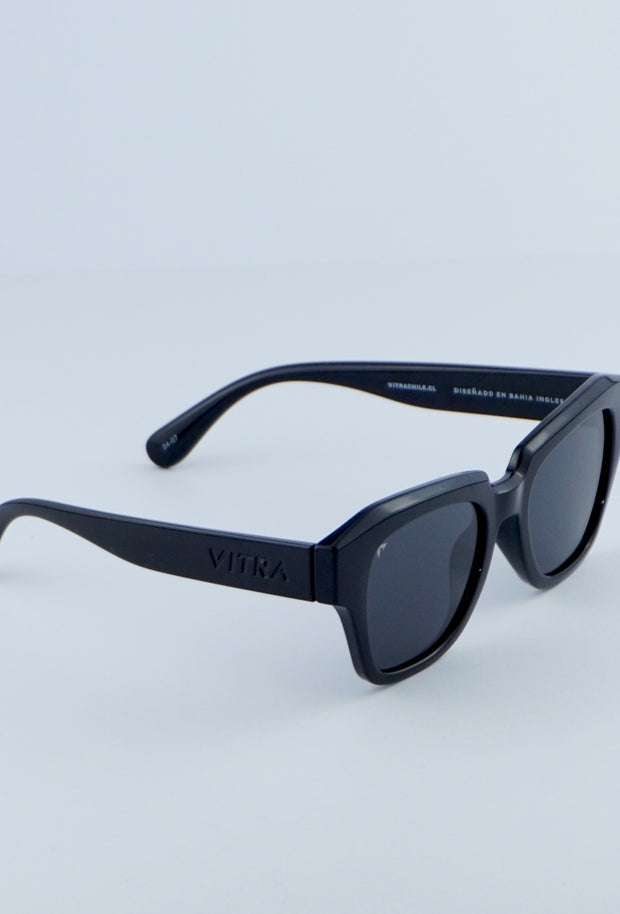 Elite black polarised