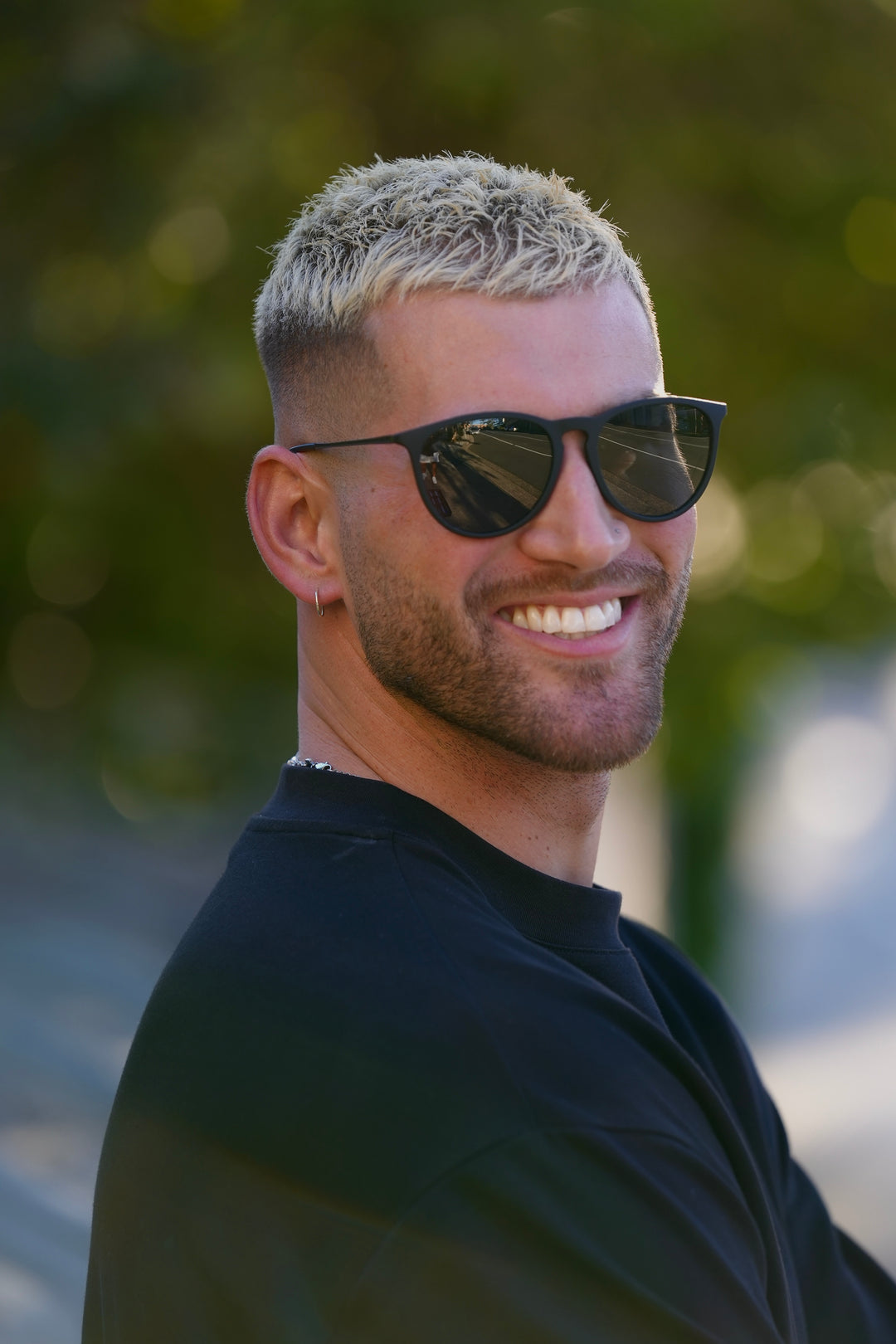 Intense Black Polarised – Vitra Chile