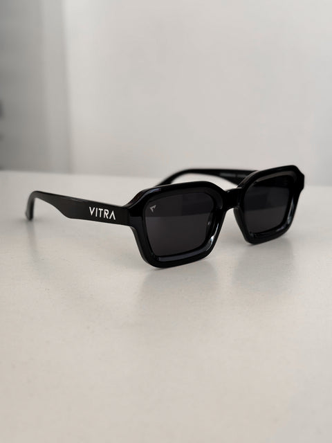 Lotus black polarised