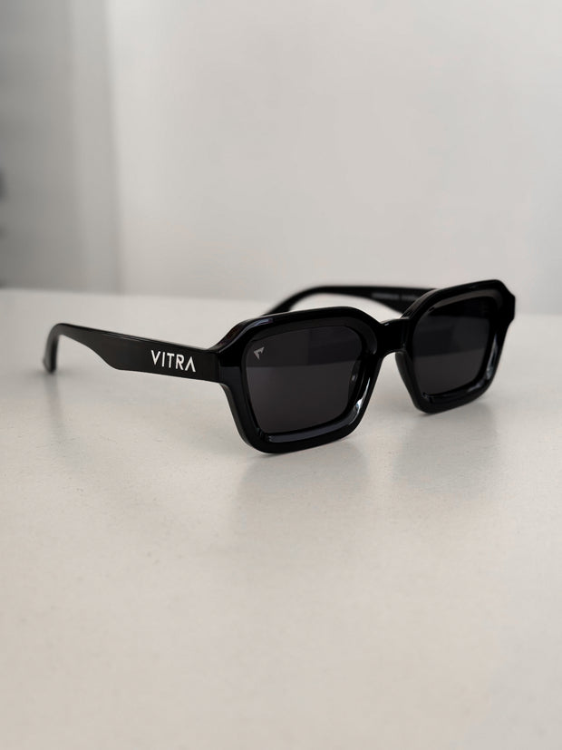 Lotus black polarised
