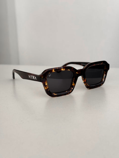 Lotus tortoise smoke polarised