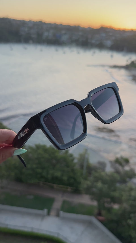 Idol black smokey polarised