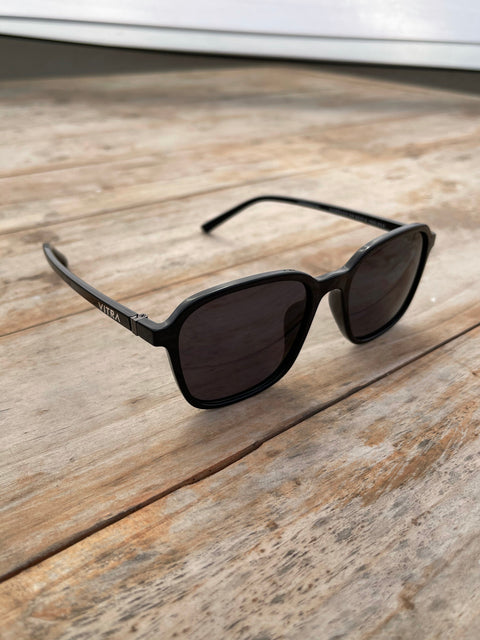 Legacy Black polarised