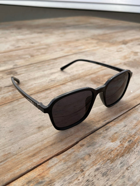 Legacy Black polarised