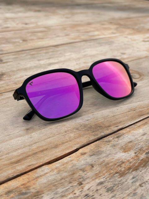 Legacy Black magenta polarised