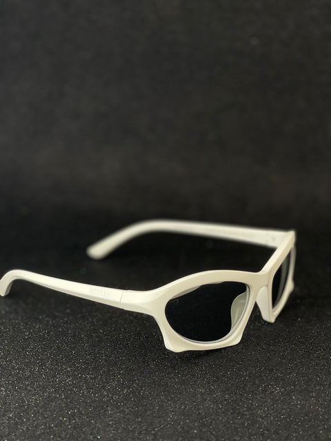 Mercury white mirror polarised