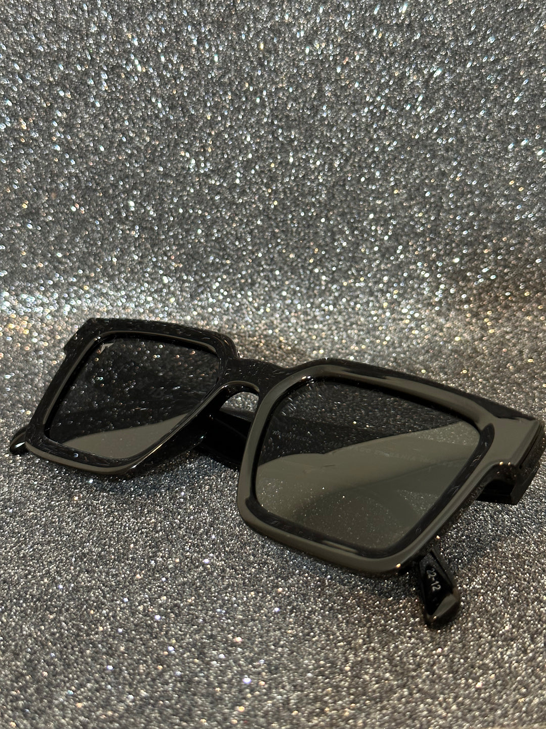 Idol Black Polarised – Vitra Chile