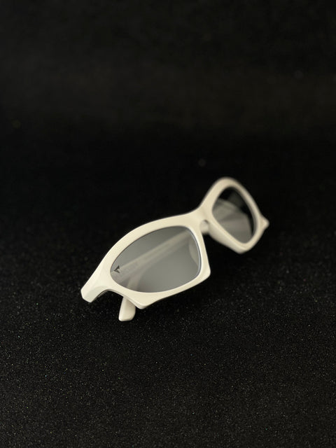 Mercury white mirror polarised