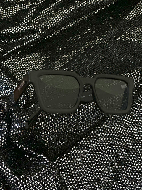 Idol black polarised