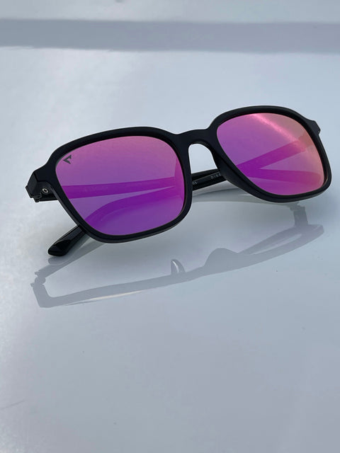 Legacy Black magenta polarised